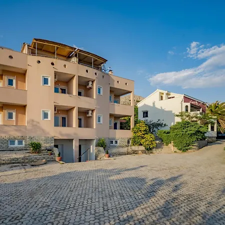 Melandura-4 By Interhome *