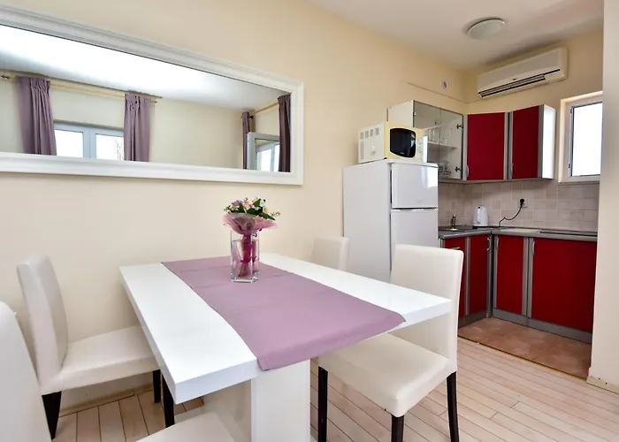 Melandura-4 By Interhome Daire