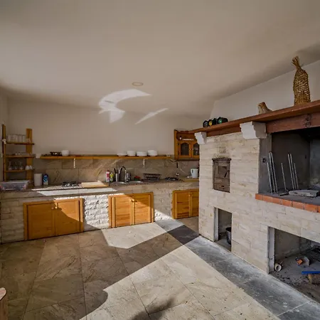 Melandura-4 By Interhome * Dinjiška